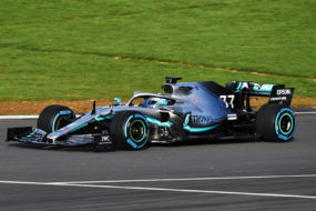 Mercedes-AMG Petronas Motorsport: nowy sezon, nowa grafika, nowy kolor