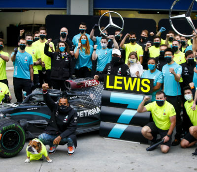 Axalta gratuluje zespołowi Mercedes-AMG Petronas Formula One Team i Lewisowi Hamiltonowi historycznego wyczynu