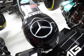 Wielki powrót czerni na nadwoziu bolidu Mercedes-AMG Petronas Formula One Team z pomocą lakierów Spies Hecker