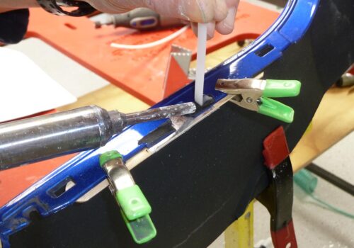 Naprawa oraz identyfikacja elementów z tworzyw sztucznych cz. 2 Naprawa oraz identyfikacja elementów z tworzyw sztucznych cz. 2