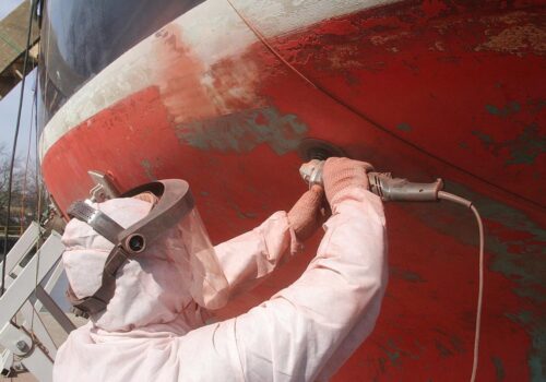 WIOSENNE OBOWIĄZKI CZYLI JAK ZADBAĆ  O SWOJĄ ŁÓDŹ I  BŁYSZCZEĆ  NA  WODZIE