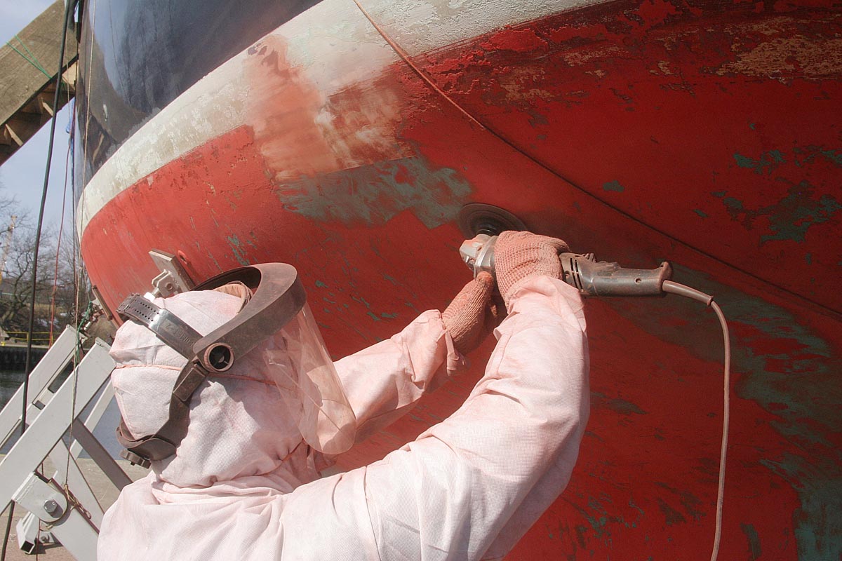 WIOSENNE OBOWIĄZKI CZYLI JAK ZADBAĆ  O SWOJĄ ŁÓDŹ I  BŁYSZCZEĆ  NA  WODZIE WIOSENNE OBOWIĄZKI CZYLI JAK ZADBAĆ  O SWOJĄ ŁÓDŹ I  BŁYSZCZEĆ  NA  WODZIE