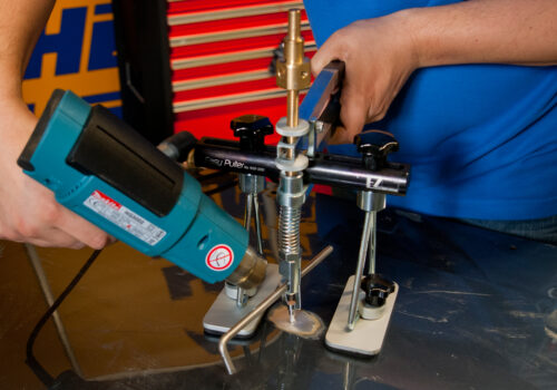 Jak naprawiać aluminiowe elementy karoserii?