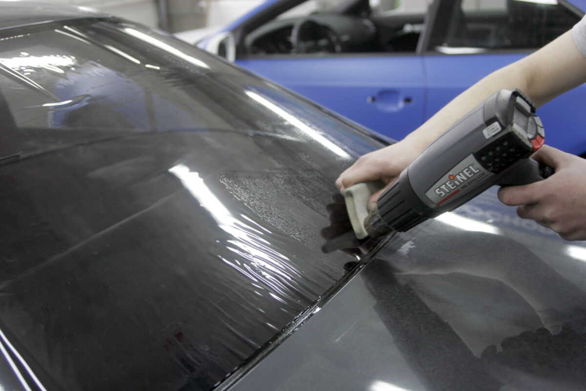 Folia chroni, folia zdobi…