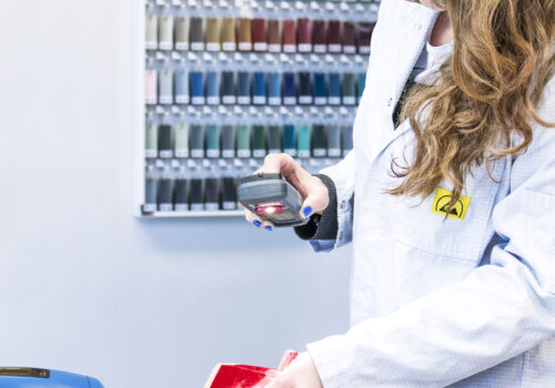 Spektrofotometry zastąpią kolorystów?