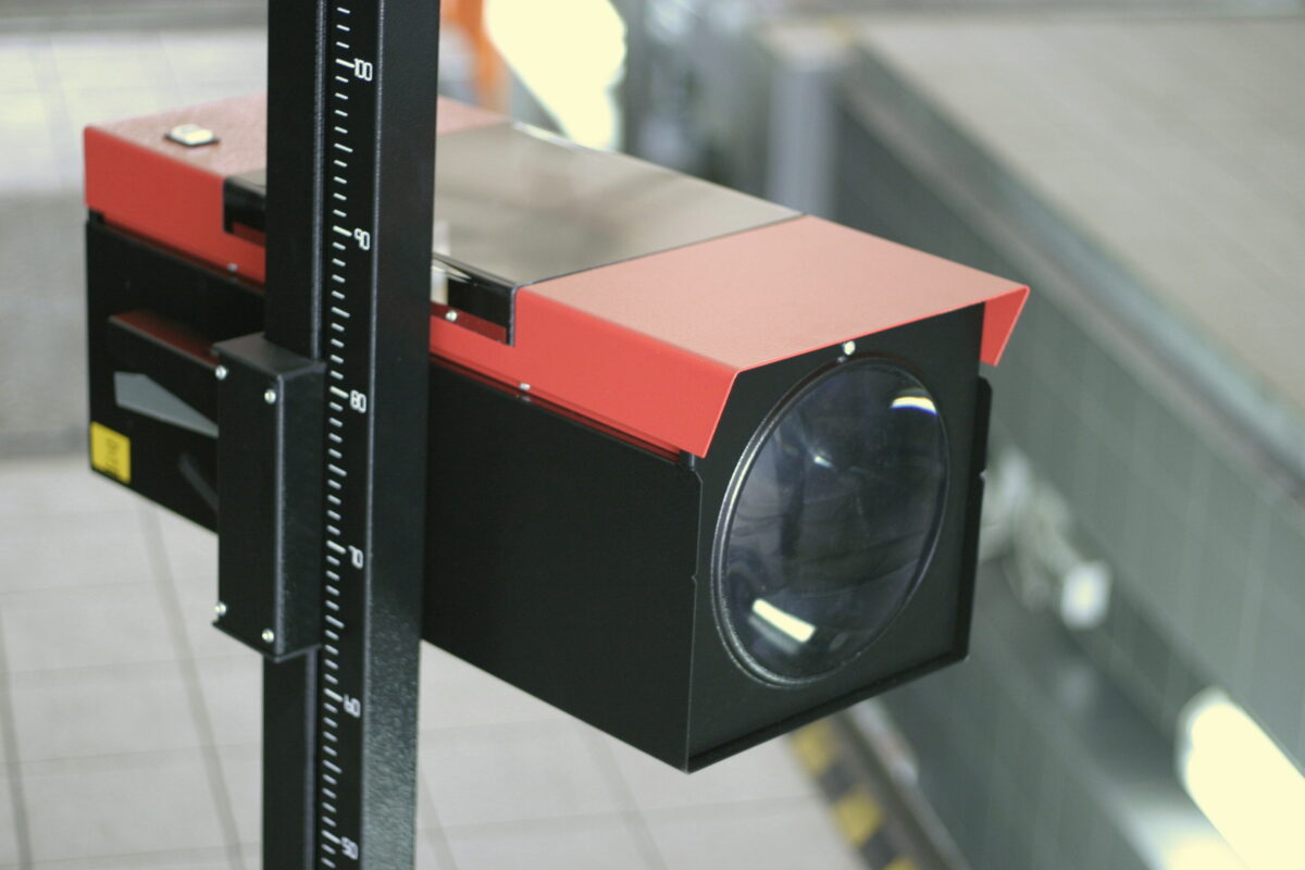 Urządzenia do kontroli świateł pojazdów samochodowych