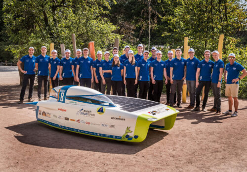 Zespół Punch Powertrain Solar Team weźmie udział w Bridgestone World Solar Challenge w barwach od marki Cromax