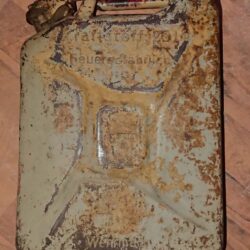 Niemieckie karnistry z wojny