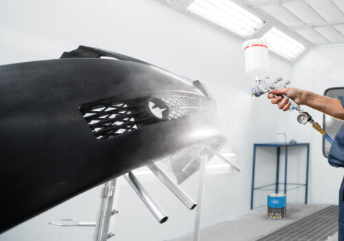 Lakiernik kontra tworzywa sztuczne Lakiernik kontra tworzywa sztuczne