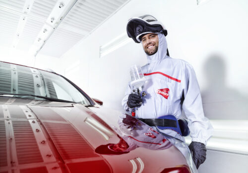 Nowy lakier bezbarwny od Cromax – CC6500 High Performance VOC Clear