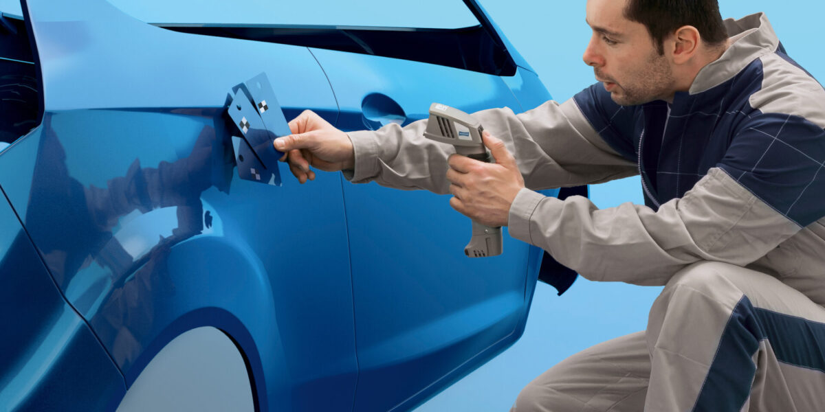 Praktyczne wskazówki od marki Standox: renowacja za pomocą barwionych lakierów bezbarwnych