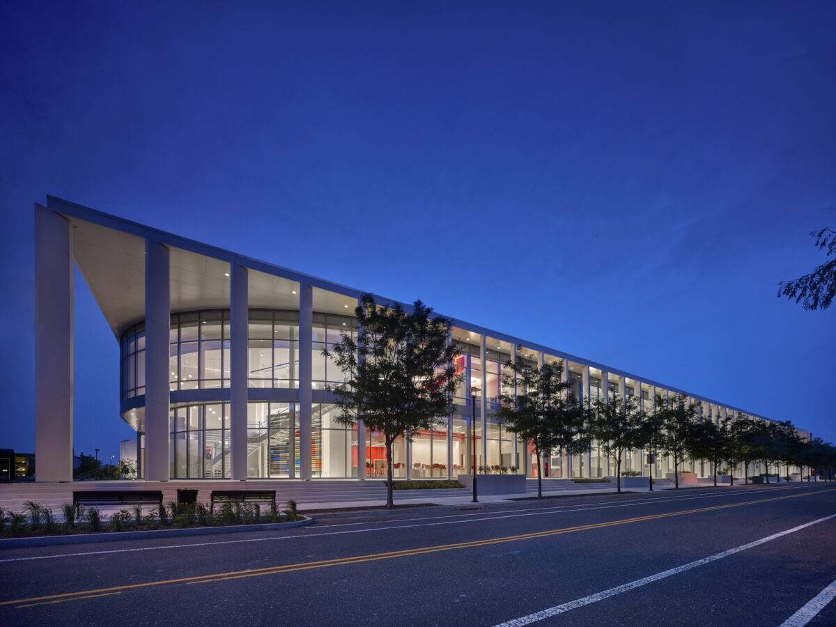 Axalta otwiera największe na świecie centrum innowacji Axalta otwiera największe na świecie centrum innowacji