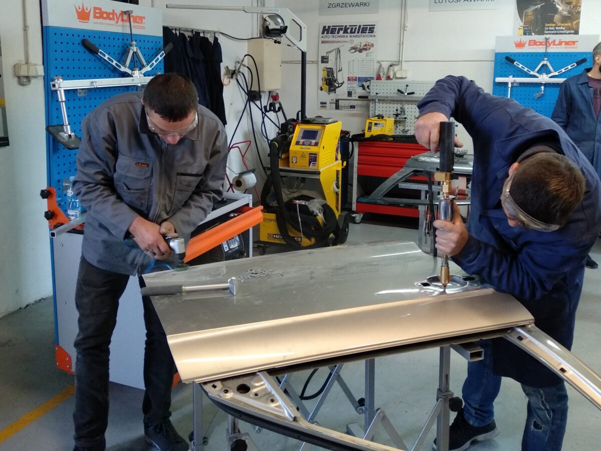 Doszkalanie blacharzy Doszkalanie blacharzy