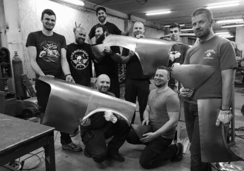 Weź blachę, młotek i zrób sobie samochód Weź blachę, młotek i zrób sobie samochód