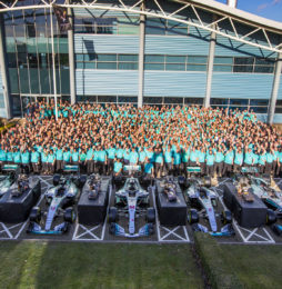 Axalta gratuluje zespołowi Mercedes-AMG Petronas Motorsport kolejnego historycznego sezonu w F1