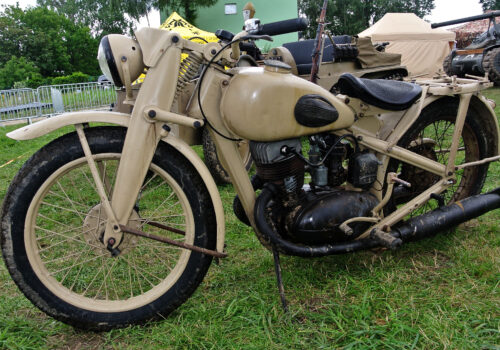 Piaskowy problem. Kolor Dunkelgelb w renowacji niemieckich pojazdów wojskowych okresu II wojny światowej Piaskowy problem. Kolor Dunkelgelb w renowacji niemieckich pojazdów wojskowych okresu II wojny światowej