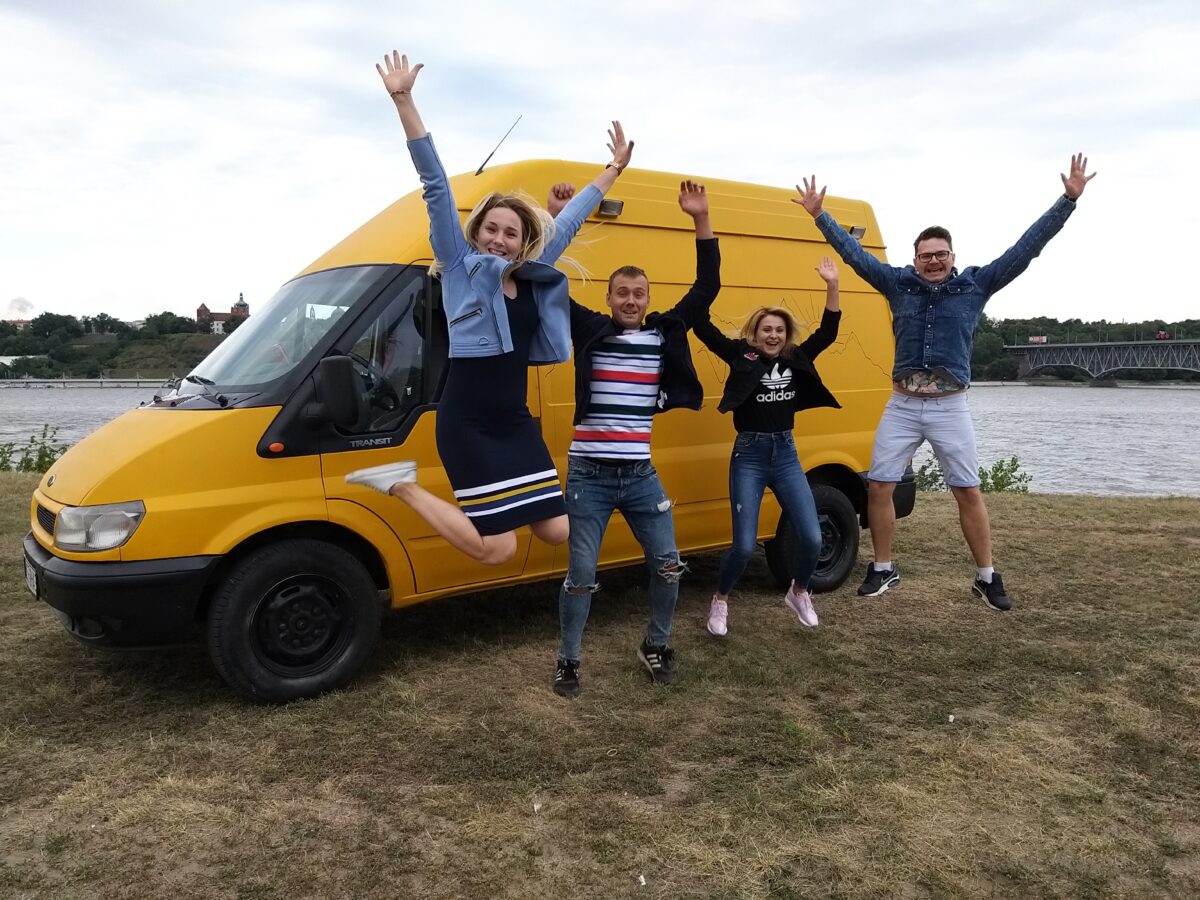 Z karetki kamper, czyli ekipy z Płocka podróż na Gibraltar Z karetki kamper, czyli ekipy z Płocka podróż na Gibraltar