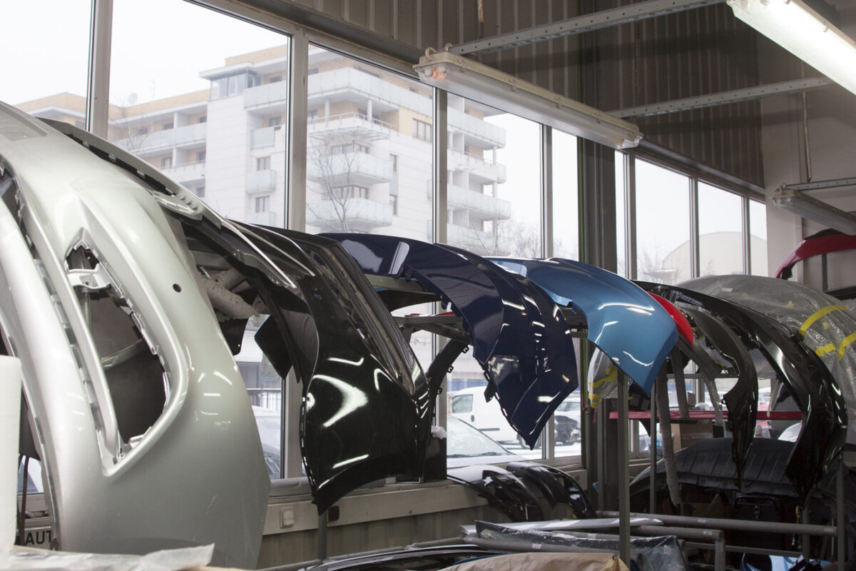 Lakiery bazowe versus lakiery jednopowłokowe Lakiery bazowe versus lakiery jednopowłokowe