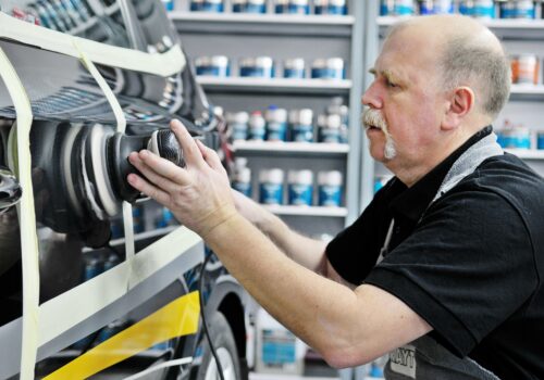 Polerowanie, czyli ostatni etap lakierowania oraz usuwanie wtrąceń i nierówności Polerowanie, czyli ostatni etap lakierowania oraz usuwanie wtrąceń i nierówności