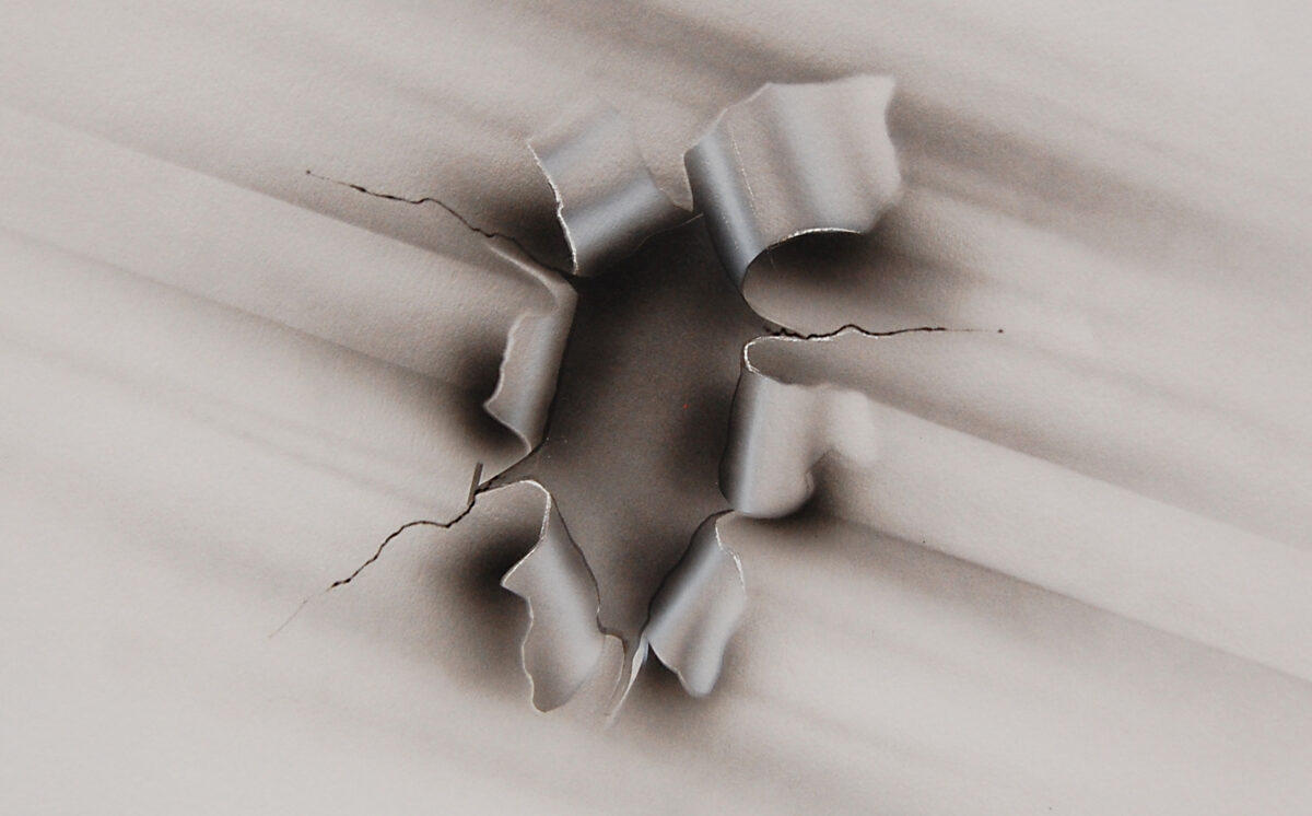 Sposób na blaszaną wyrwę – technika airbrush Sposób na blaszaną wyrwę – technika airbrush