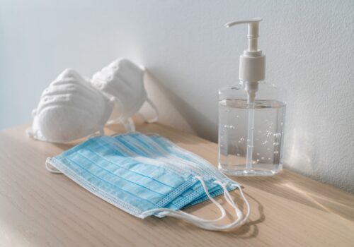 Axalta przekazuje środki ochrony indywidualnej i płyn dezynfekujący na rzecz globalnej walki z koronawirusem Axalta przekazuje środki ochrony indywidualnej i płyn dezynfekujący na rzecz globalnej walki z koronawirusem