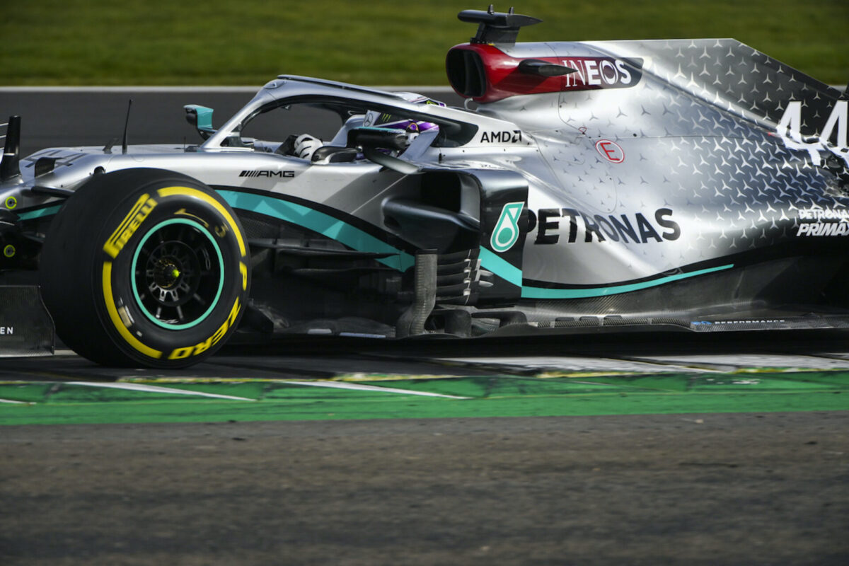 Nowa szata graficzna i nowe kolory bolidów zespołu Mercedes-AMG Petronas Formula One Team Nowa szata graficzna i nowe kolory bolidów zespołu Mercedes-AMG Petronas Formula One Team