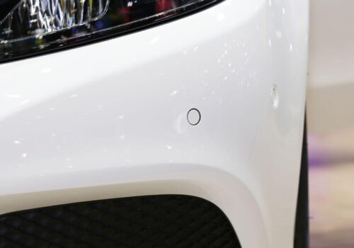 Grubość powłok na elementach posiadających zaawansowane systemy wspomagania kierowcy (ADAS)