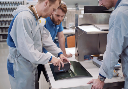 Ile możesz zarobić jako kolorysta samochodowy? Tajniki pracy