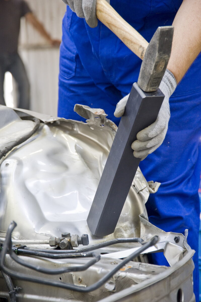 Wyposażenie warsztatu blacharskiego – urządzenia i narzędzia pomocnicze Wyposażenie warsztatu blacharskiego – urządzenia i narzędzia pomocnicze