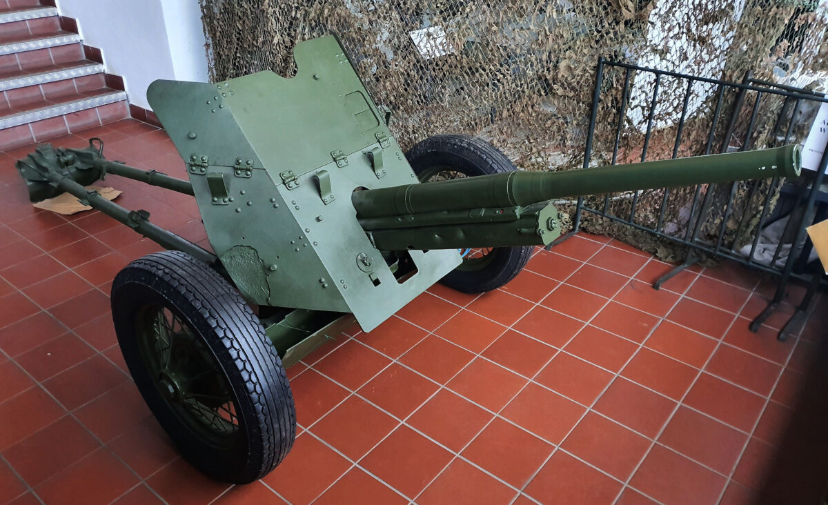 Pomnikowa armata, w którą tchnęli życie Pomnikowa armata, w którą tchnęli życie