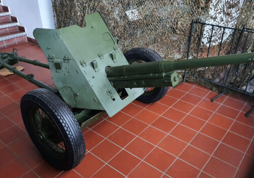 Pomnikowa armata, w którą tchnęli życie Pomnikowa armata, w którą tchnęli życie