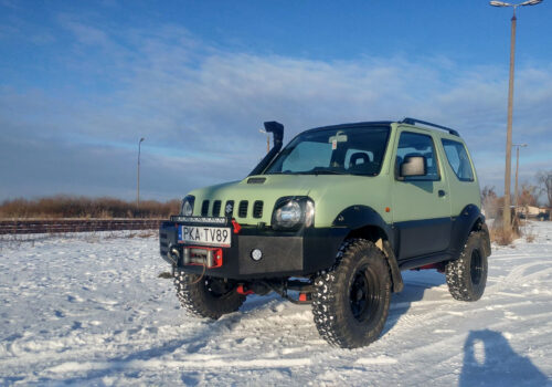 Suzuki w kolorze pistacjowym Suzuki w kolorze pistacjowym