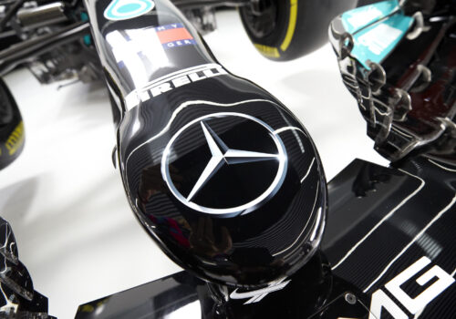 Wielki powrót czerni na nadwoziu bolidu Mercedes-AMG Petronas Formula One Team z pomocą lakierów Spies Hecker