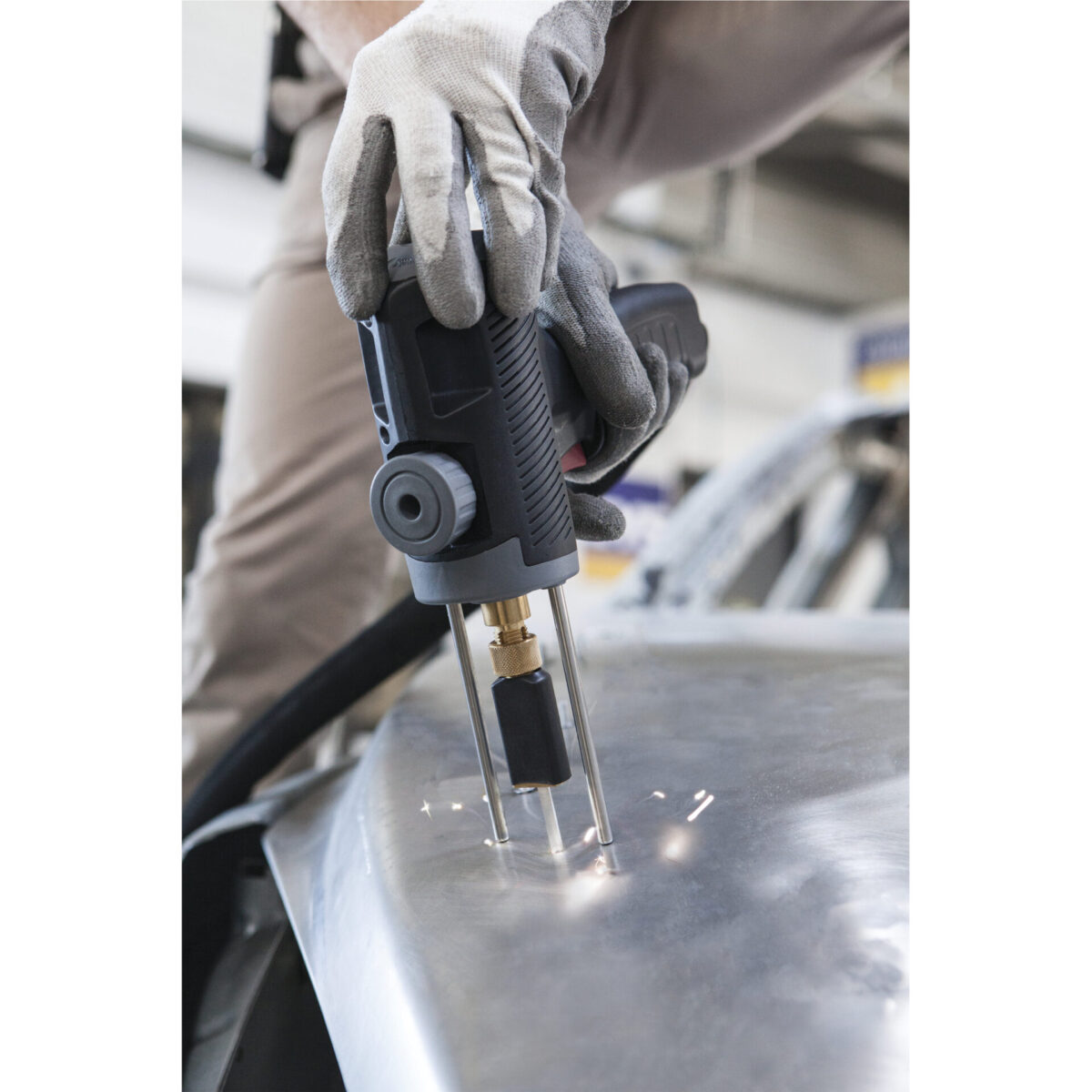 Jak prawidłowo naprawiać aluminiowe elementy karoserii samochodowej?