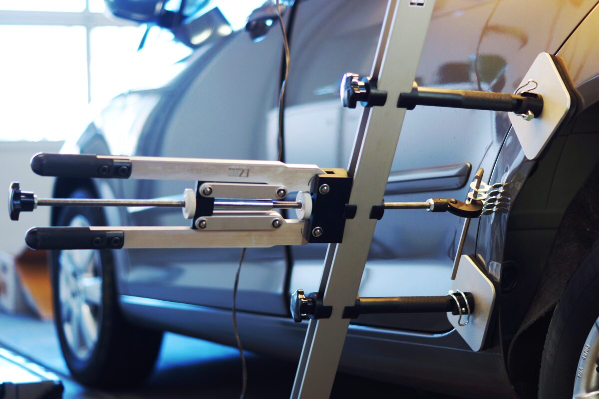 Uszkodzenia karoserii samochodowej c.d. Uszkodzenia karoserii samochodowej c.d.