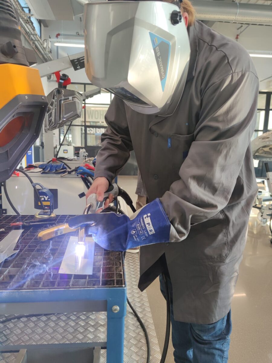 Podstawy spawalnictwa – spoiwa i gazy