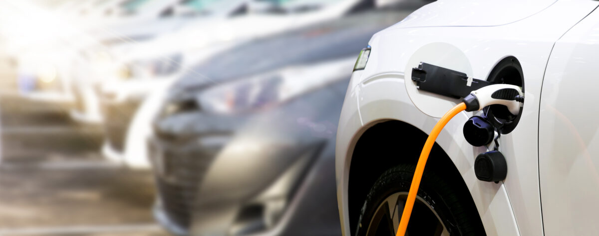 Elektryk po kolizji – naprawa pełna niespodzianek Elektryk po kolizji – naprawa pełna niespodzianek