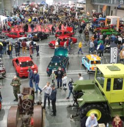 Setki pojazdów i tłumy wystawców – podsumowanie Retro Motor Show 2021
