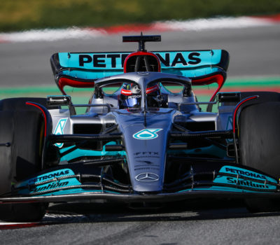 Wizerunek srebrnych strzał zespołu Mercedes-AMG Petronas Formula One Team powraca z pomocą Spies Hecker