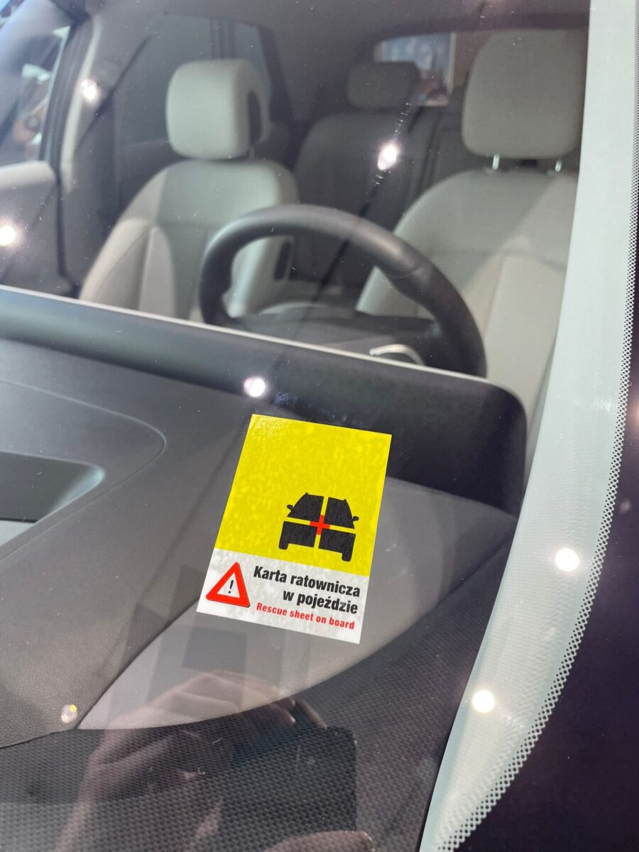 Karta Ratownicza w pojeździe – gdy liczy się każda sekunda Karta Ratownicza w pojeździe – gdy liczy się każda sekunda