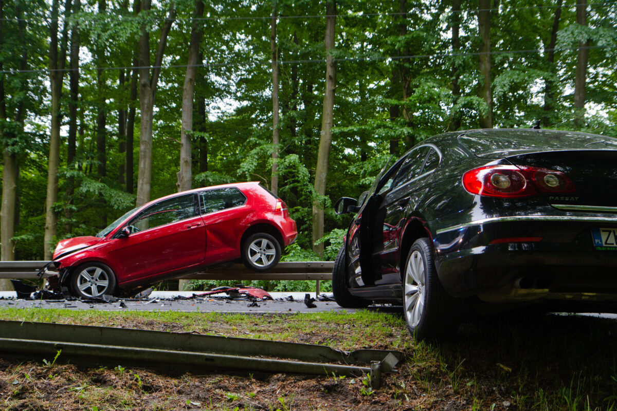 Uczelnia Łazarskiego zaprasza na konferencję poświęconą bezpieczeństwu ruchu drogowego i likwidacji szkód komunikacyjnych
