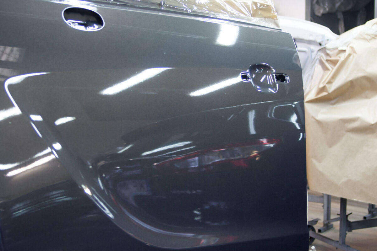 Lakiery na nośniku wodnym i na nośniku organicznym Lakiery na nośniku wodnym i na nośniku organicznym