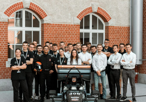 TROTON wspiera młodych, zdolnych i kreatywnych – PGRacing Team w akcji TROTON wspiera młodych, zdolnych i kreatywnych – PGRacing Team w akcji