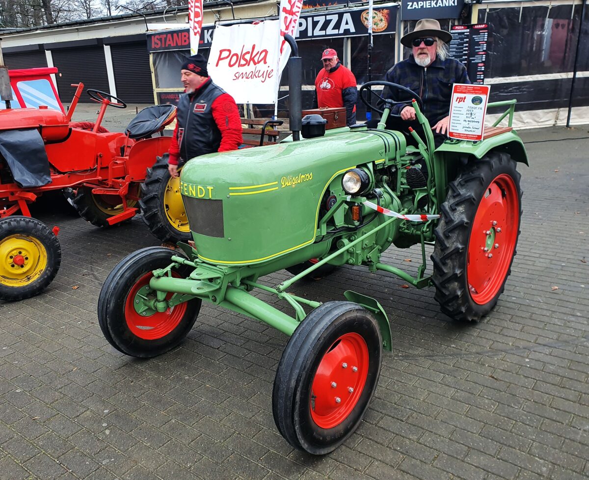 Z Bawarii na polskie pola, a potem do Koszalina, czyli Fendt Dieselross F12 Z Bawarii na polskie pola, a potem do Koszalina, czyli Fendt Dieselross F12