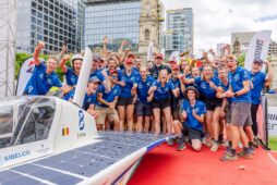 Axalta gratuluje wygranej Innoptus Solar Team w wyścigu Bridgestone World Solar Challenge 2023