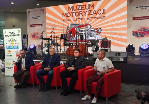 W październiku, w Poznaniu, po raz kolejny odbyły się największe w Polsce targi zabytkowych pojazdów – Retro Motor Show W październiku, w Poznaniu, po raz kolejny odbyły się największe w Polsce targi zabytkowych pojazdów – Retro Motor Show