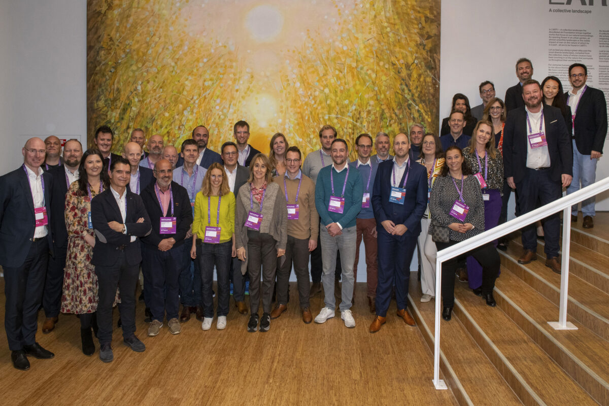 W grupie siła. AkzoNobel wraz z partnerami napędza inicjatywę na rzecz redukcji śladu węglowego w procesie napraw pojazdów W grupie siła. AkzoNobel wraz z partnerami napędza inicjatywę na rzecz redukcji śladu węglowego w procesie napraw pojazdów