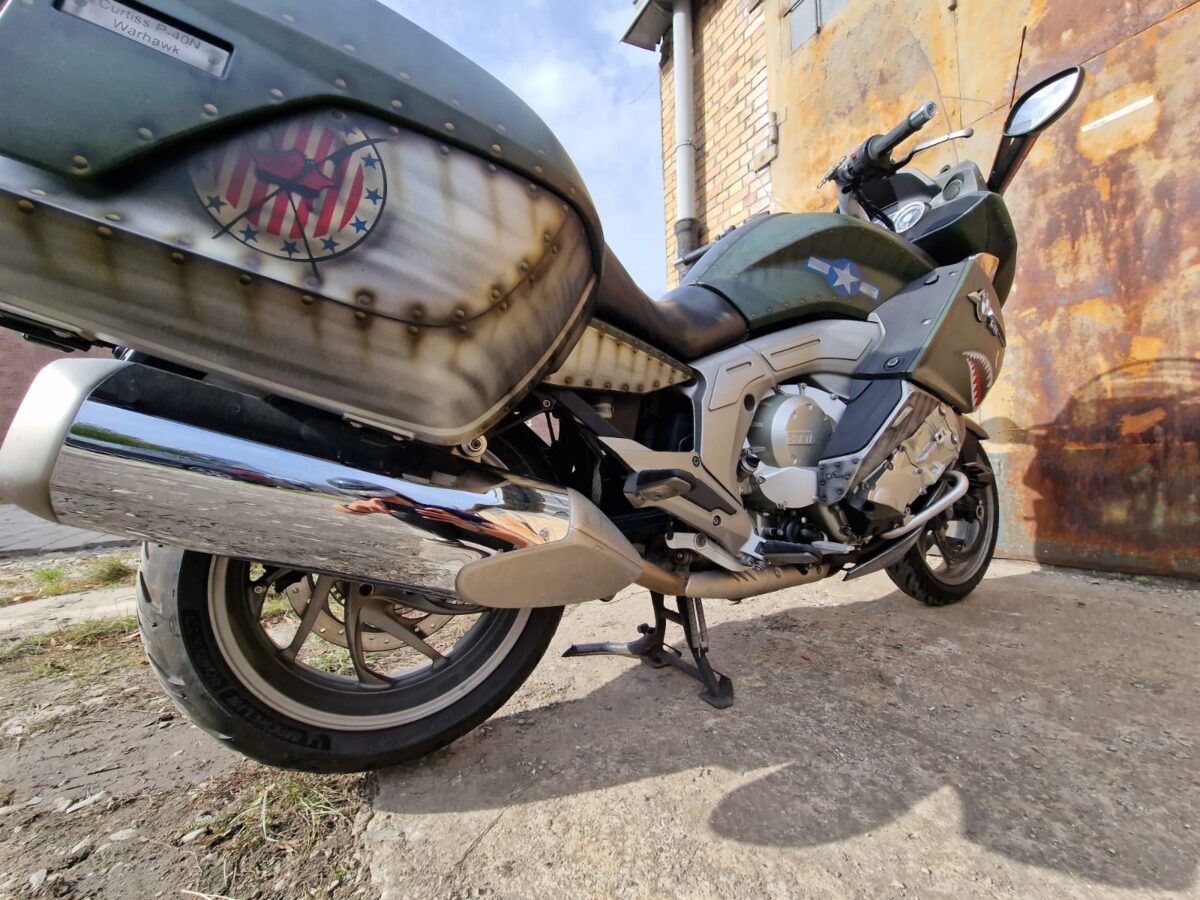 Opowieść o Dywizjonie 303 na bardzo dobrym motocyklu Opowieść o Dywizjonie 303 na bardzo dobrym motocyklu