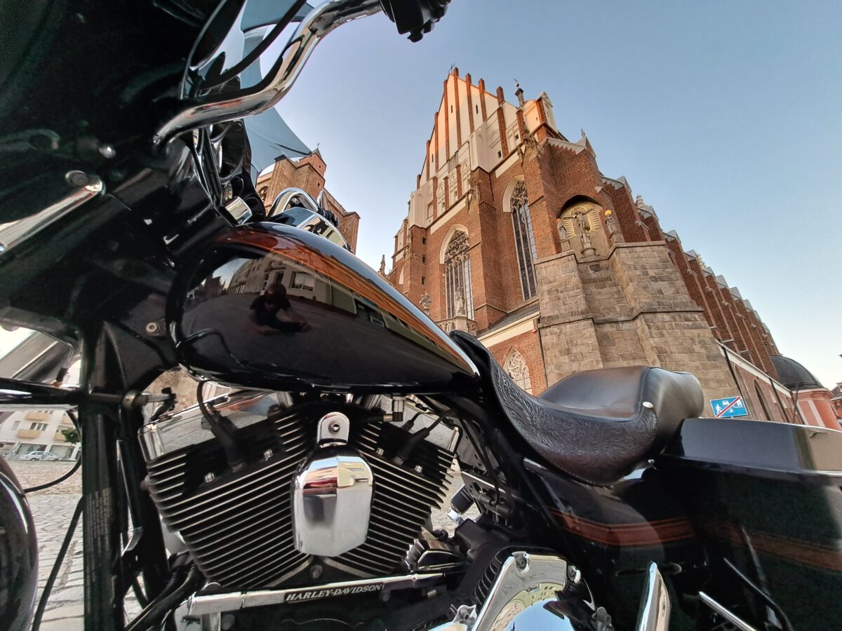 Dwie przemiany motocykla Harley Davidson Street Glide Dwie przemiany motocykla Harley Davidson Street Glide