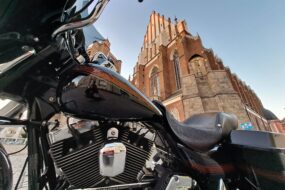 Dwie przemiany motocykla Harley Davidson Street Glide